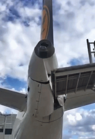 Escada acidente com aeronave